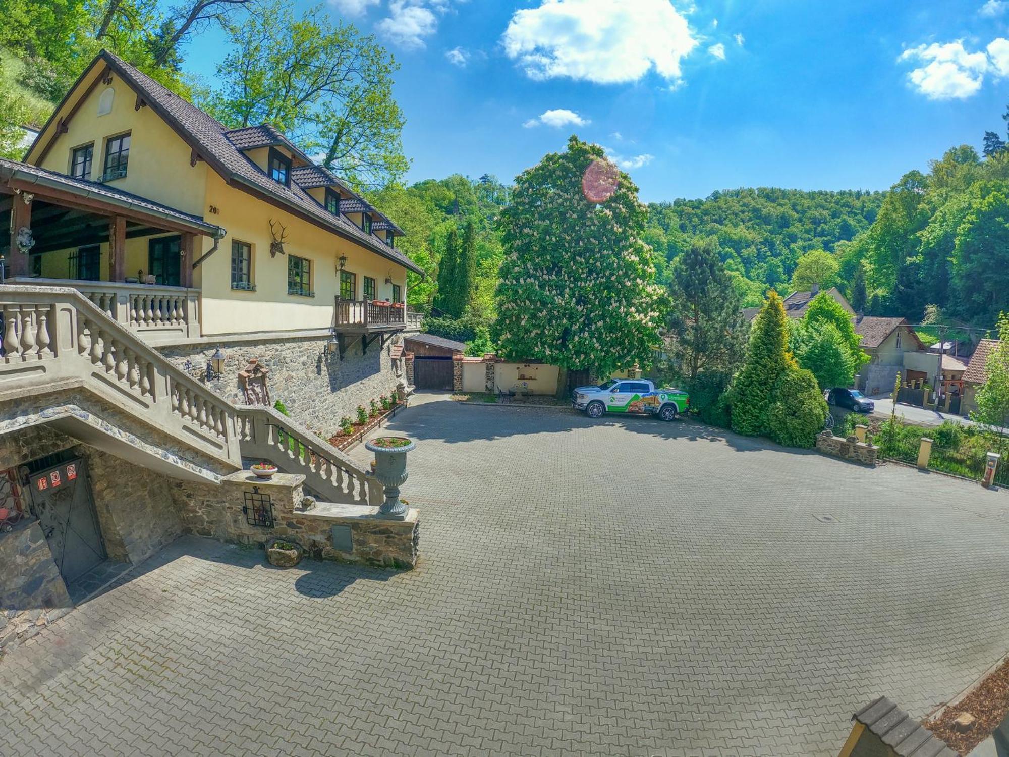 Resort U Jelena Křivoklát Exteriér fotografie