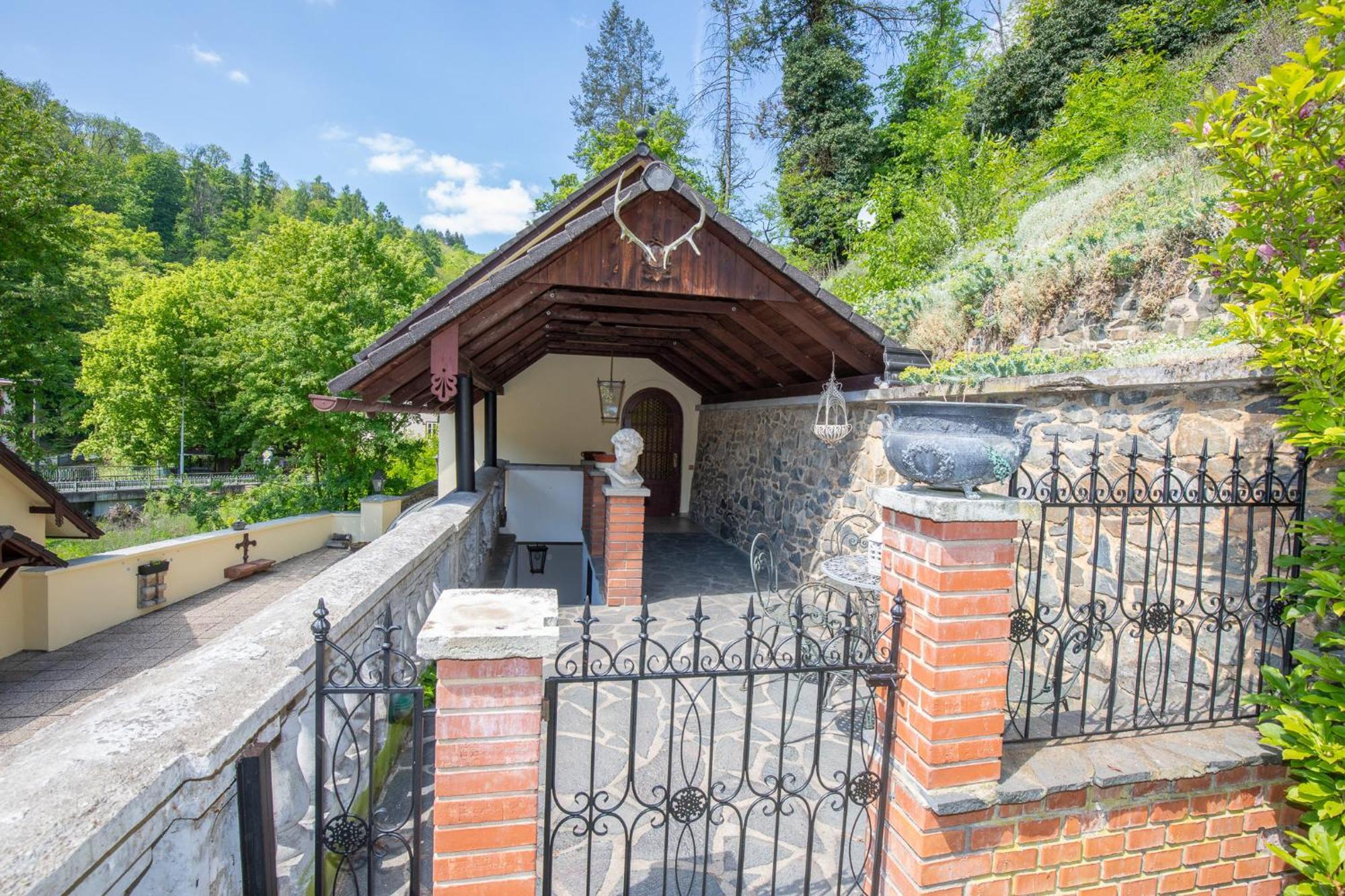 Resort U Jelena Křivoklát Exteriér fotografie