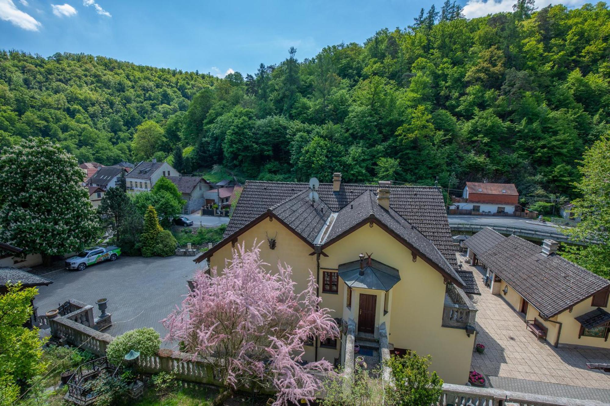 Resort U Jelena Křivoklát Exteriér fotografie