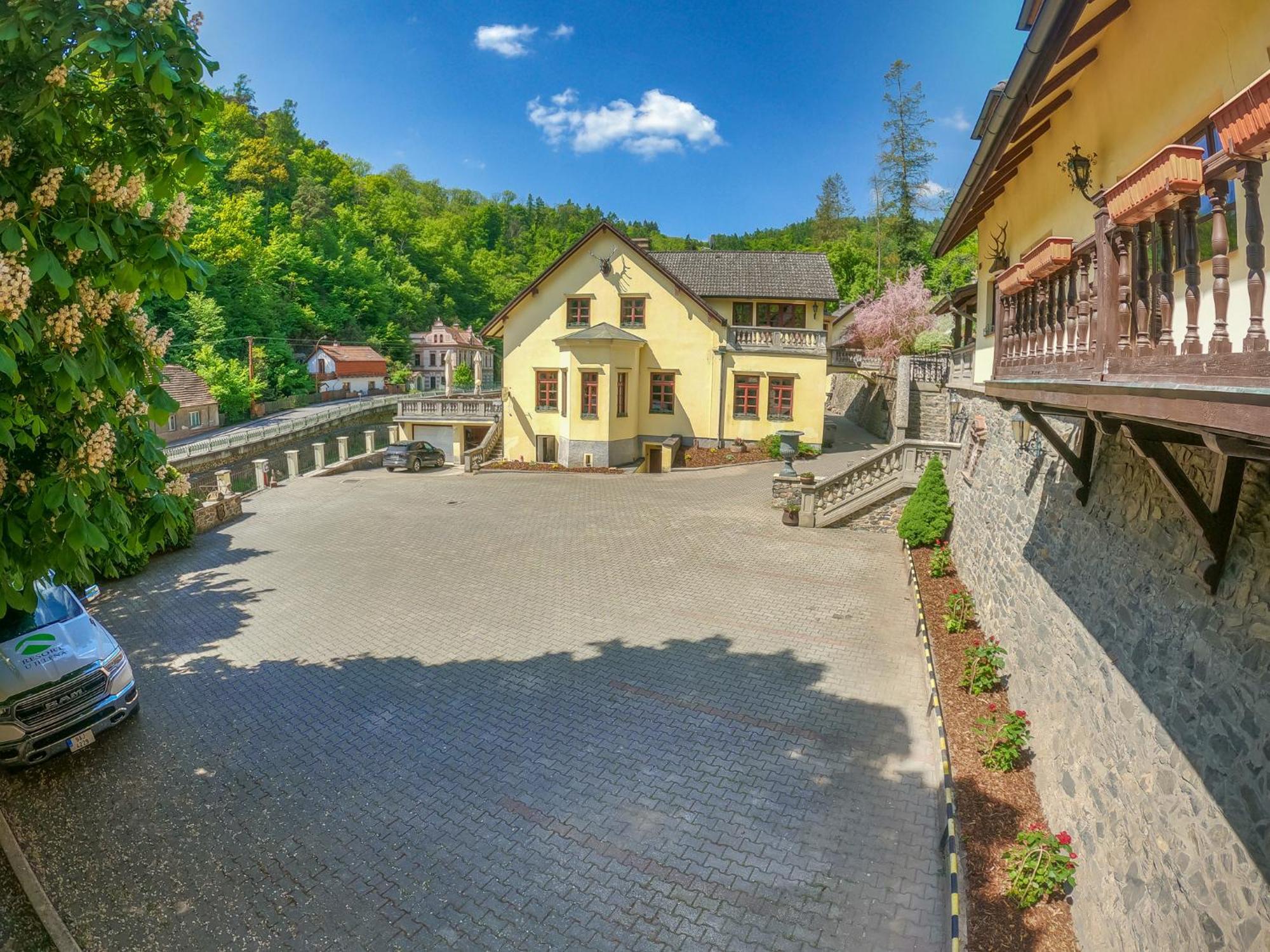 Resort U Jelena Křivoklát Exteriér fotografie