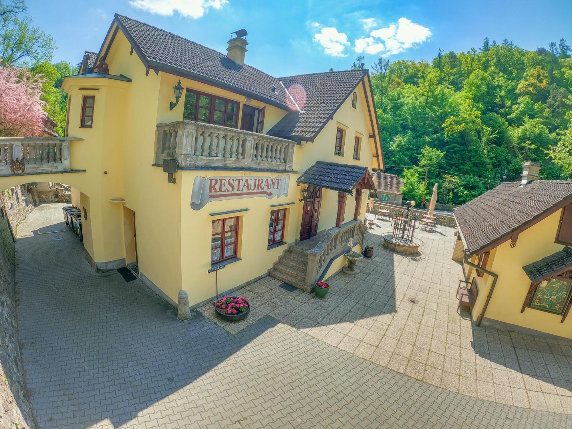 Resort U Jelena Křivoklát Exteriér fotografie
